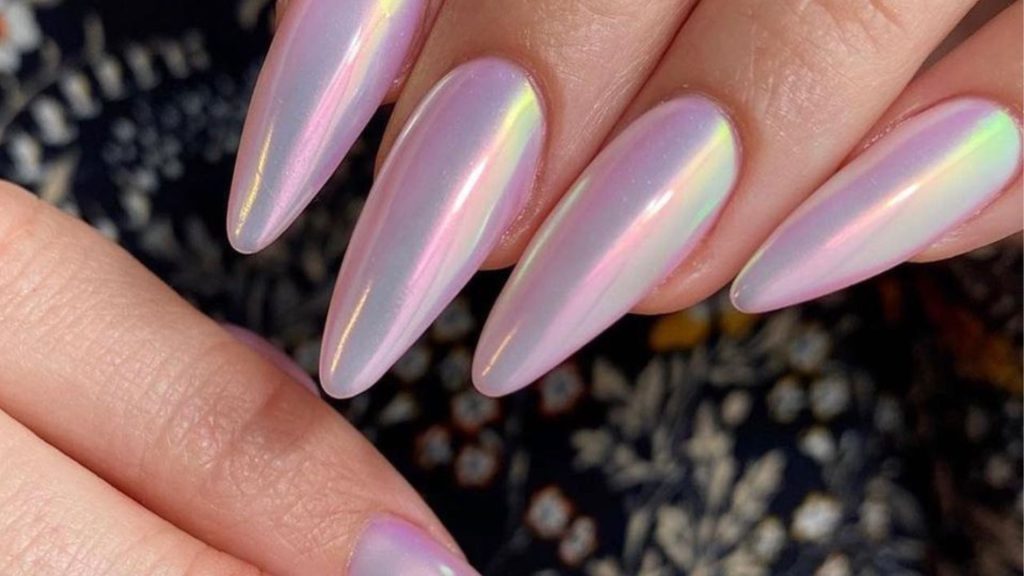 Tendance manucure licorne, exemple des Tendances Manucure Printemps 2024