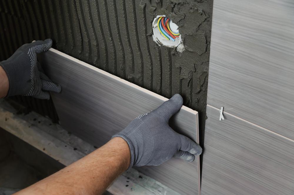 Travaux de maçonnerie à faire soi-même facilement à son domicile : La pose de carrelage mural